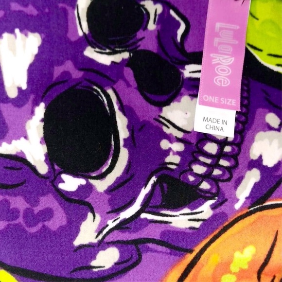 LuLaRoe OS Leggings Halloween Skulls Rare Unicorn - Picture 3 of 6